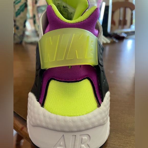 Nike Air Huarache New in Box Men’s 10, Neon Yellow, Magenta - Picture 10 of 10